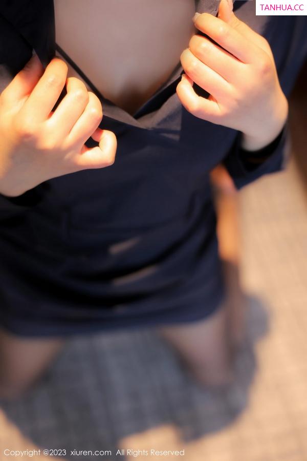 罗熙桐  [XiuRen]高清写真图 2023.03.17 No.6427 桐桐 黑丝美腿第16张图片